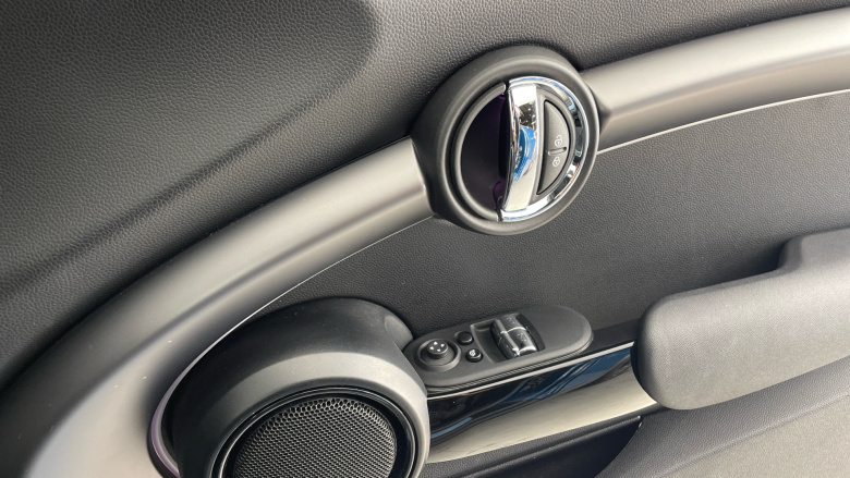 MINI Hatchback 2.0 Cooper S Exclusive 3dr Auto Petrol Hatchback